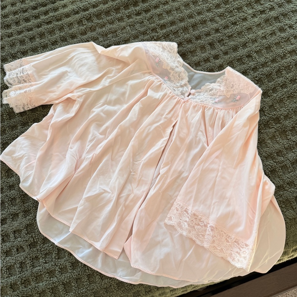 Elegant Vintage Pink Lace Trim Top